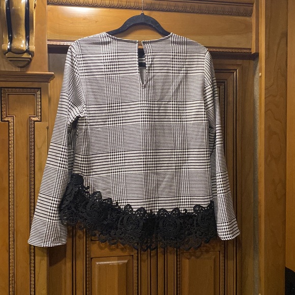 ZARA Women’s Black & White Hounds Tooth Blouse with Lace Trim Size Medium - Picture 4 of 8